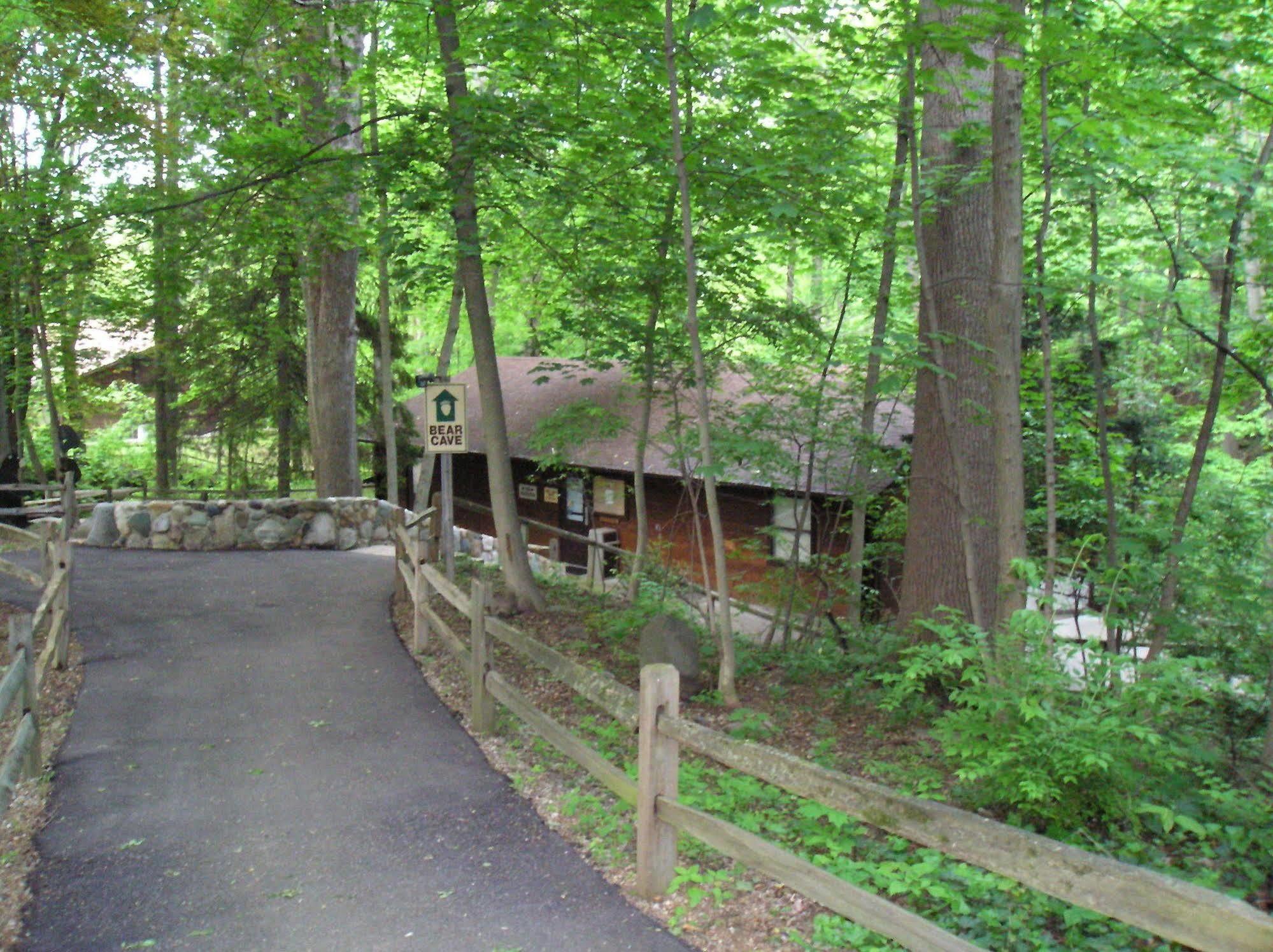 Bear Cave Rv Campground Buchanan Exterior foto